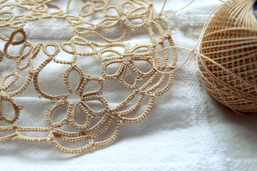 Tatting and thread
